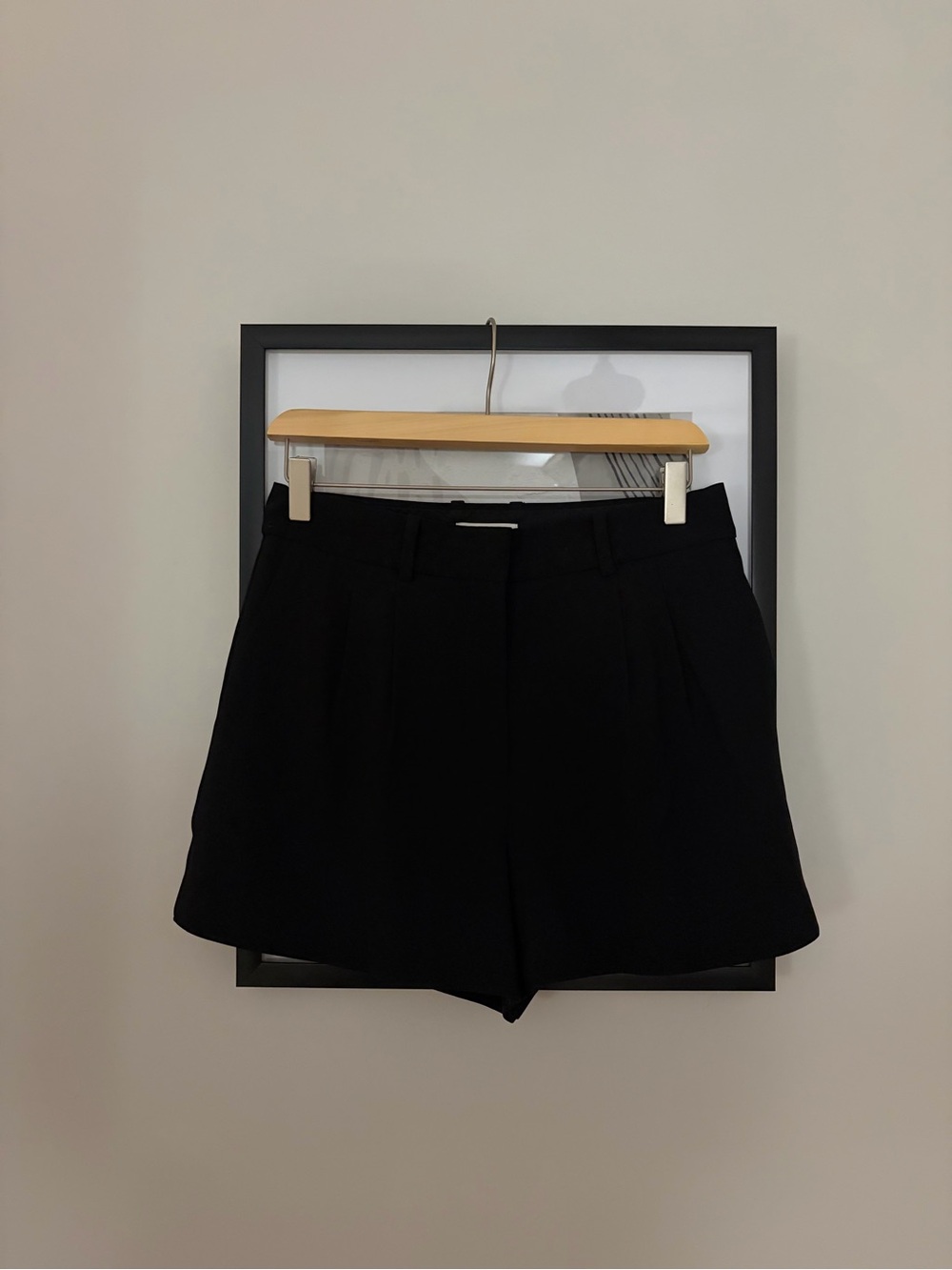 Aritzia Babaton Trouser Shorts